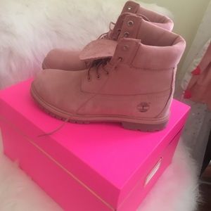 Women’s pink timberland boots